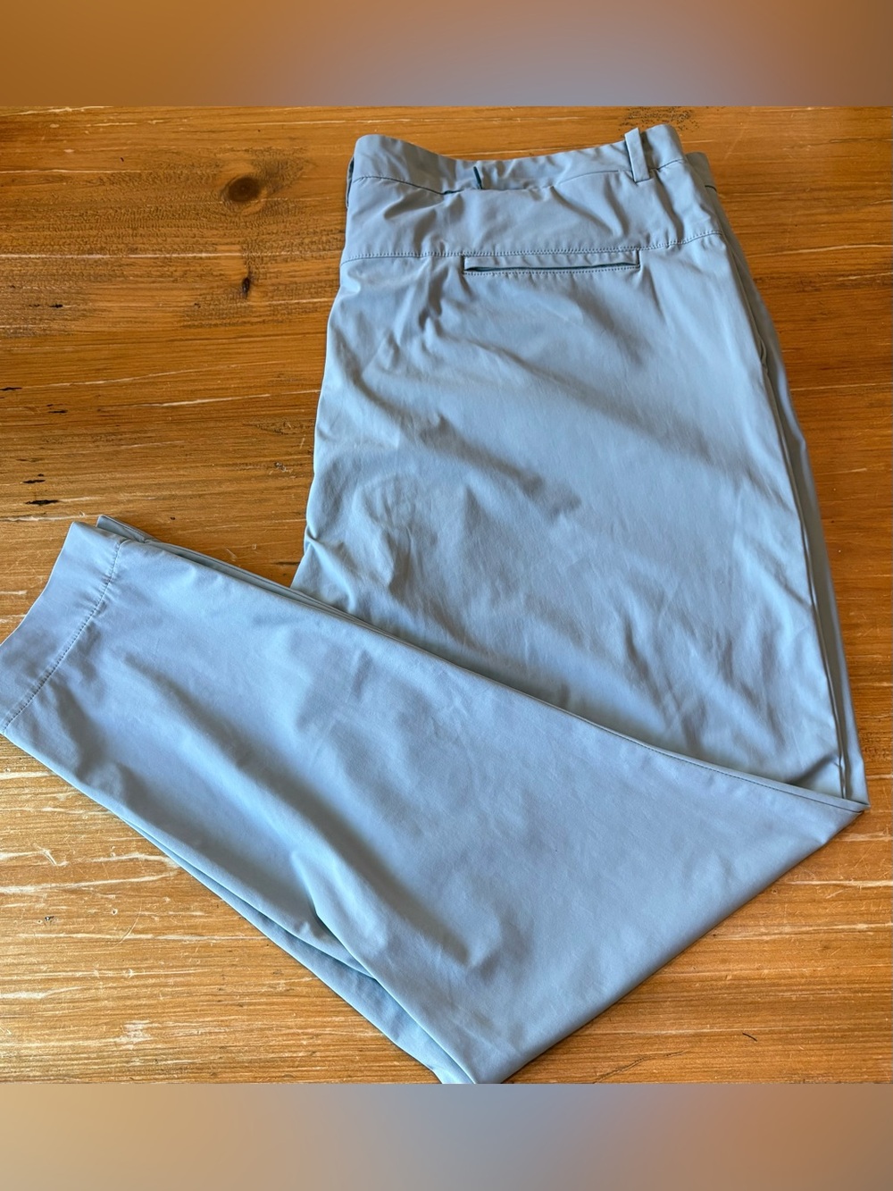Peter Millar men’s Crown Crafted Performance golf pants. light grey. 42/30
